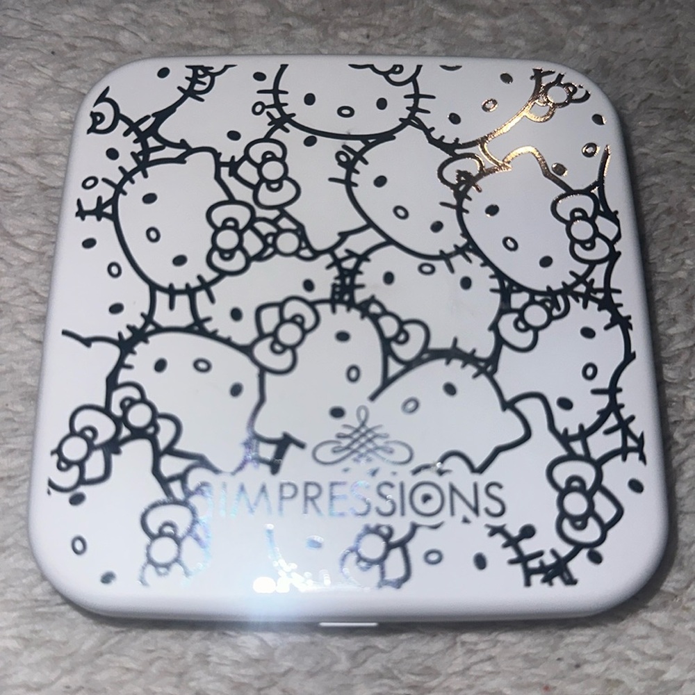 Hello Kitty Mirror
